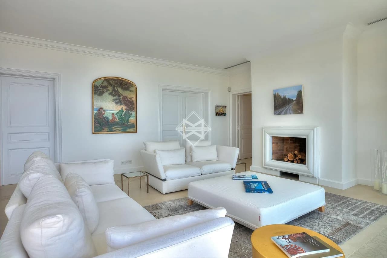 Superb Mediterranean Villa In The Peninsula photo 2