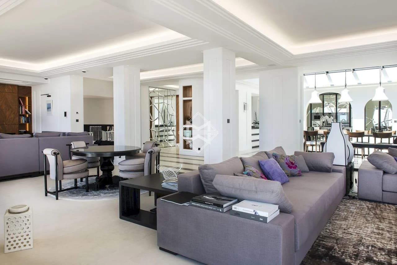 Magnificent French Villa With Panoramic Sea Views photo 2