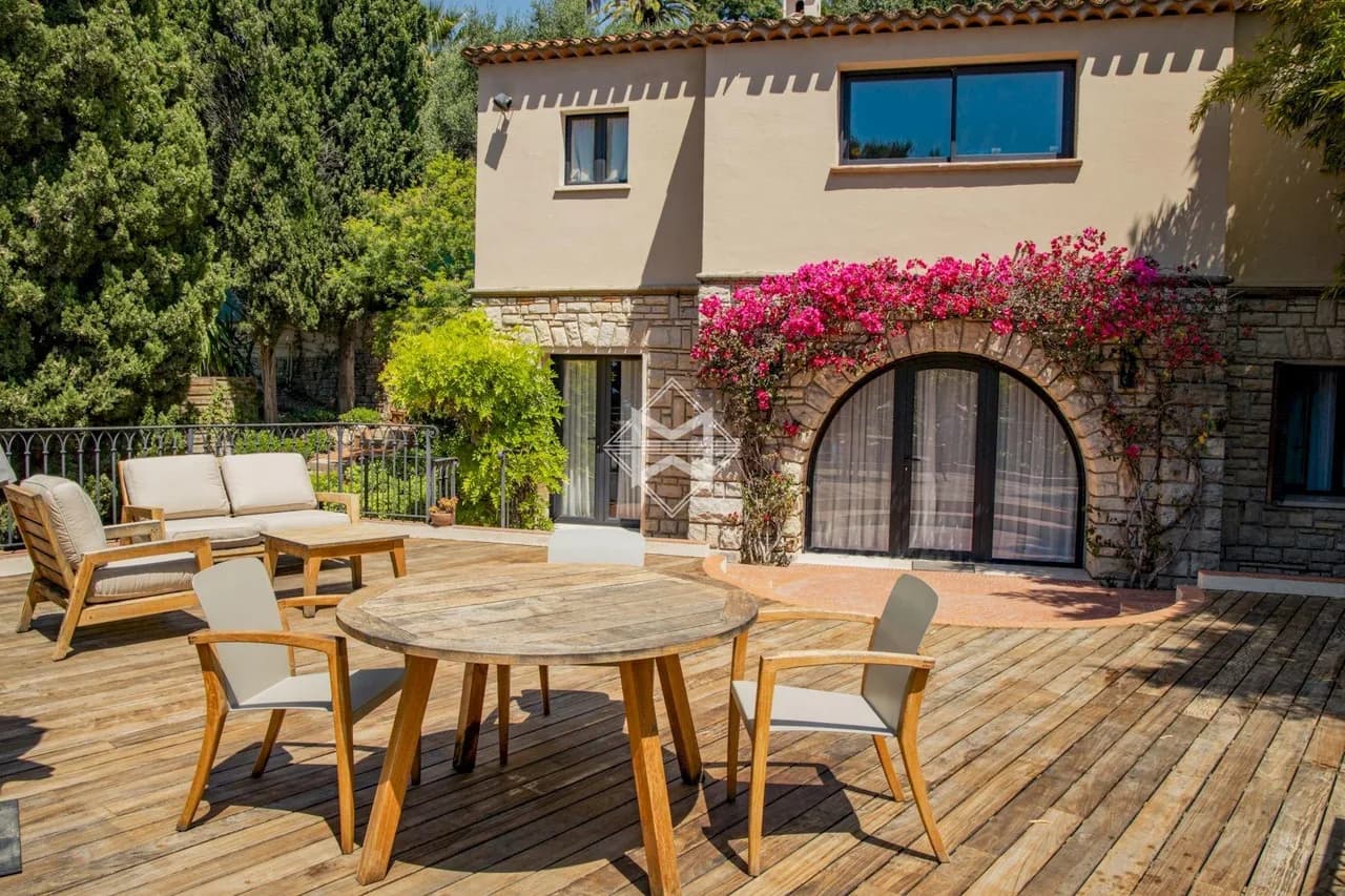 Magnificent French Villa With Panoramic Sea Views photo 5