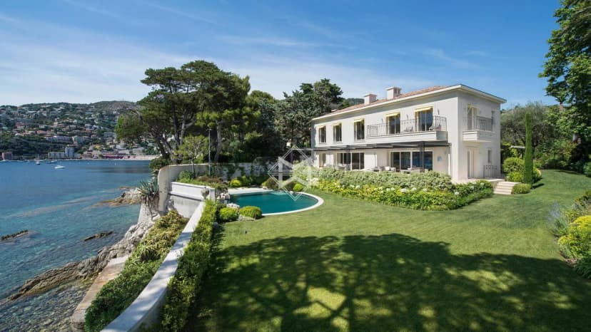 Tranquil Paradise Villa Surrounded By Green Spaces