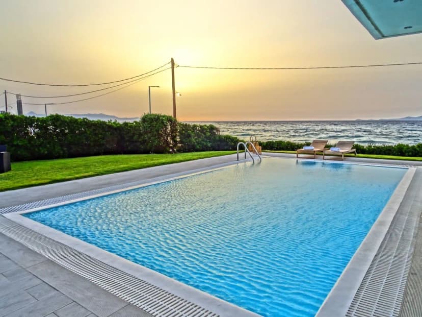 Beautiful 2 Storey Family Villa With Private Garden