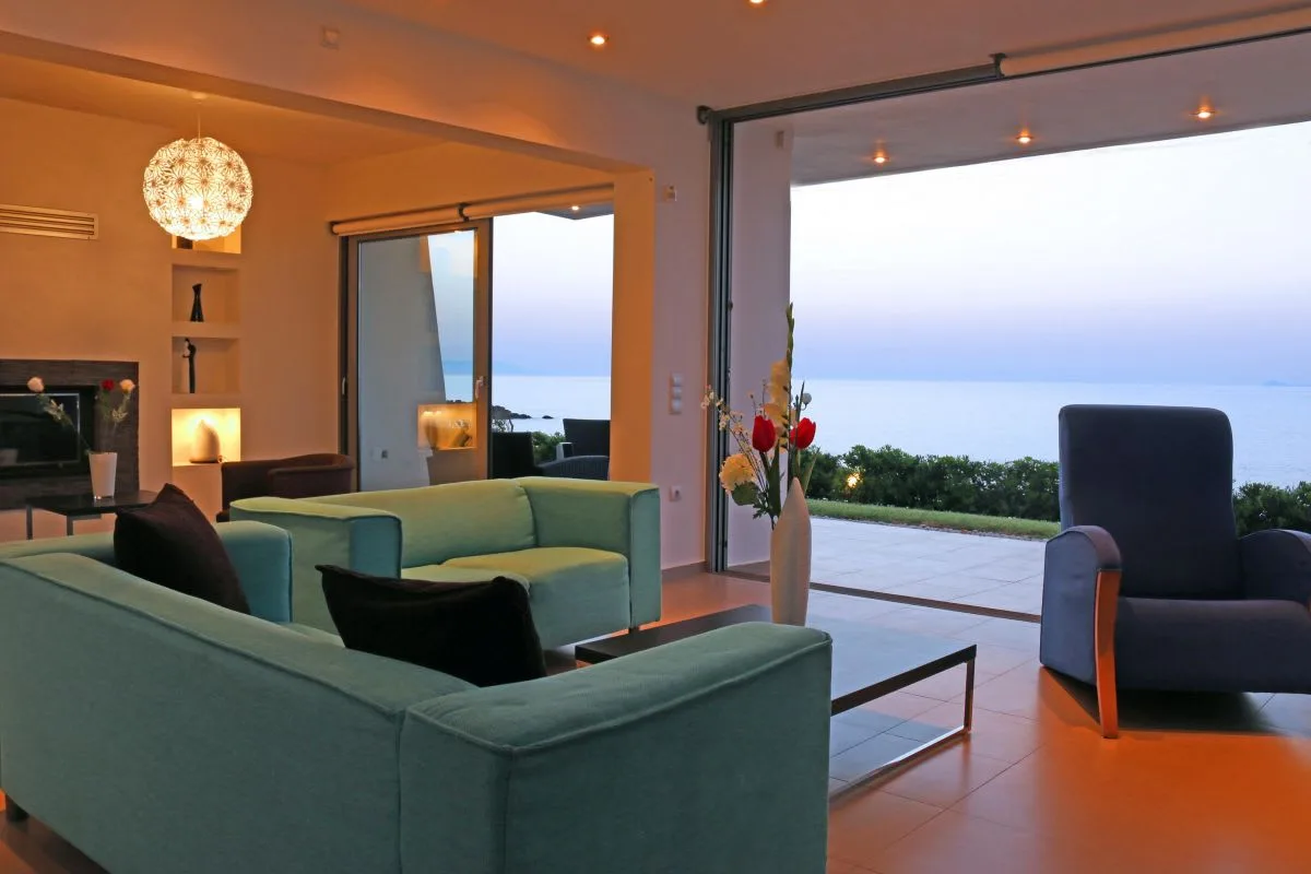 Beautiful 2 Storey Family Villa With Private Garden photo 2