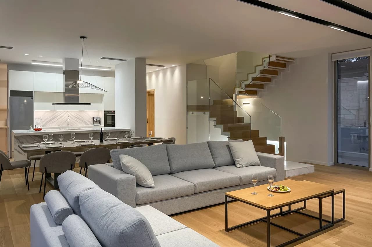 Modern Coastline Villa With Magnificent Panoramic Views photo 2