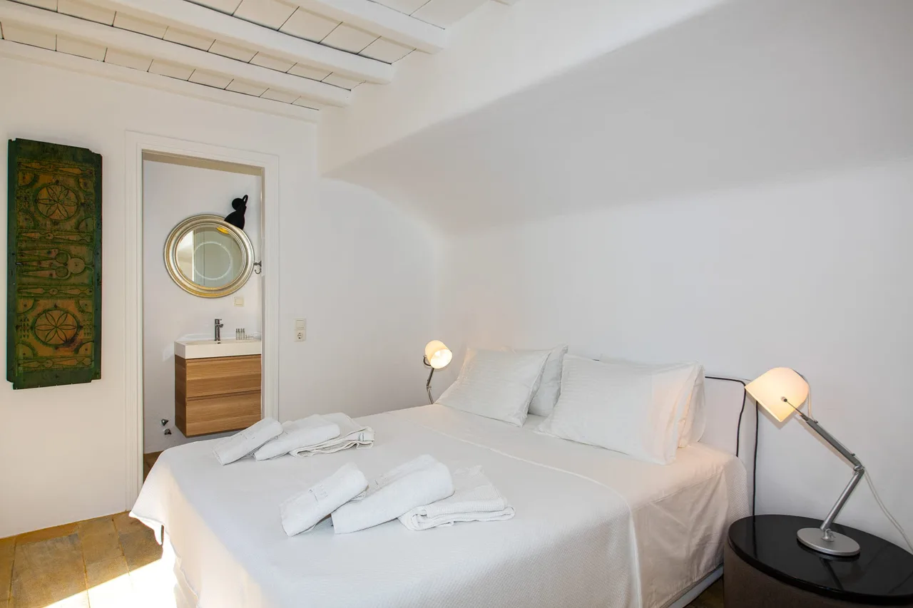 Ideal Summer Getaway Cycladic Architecture photo 4