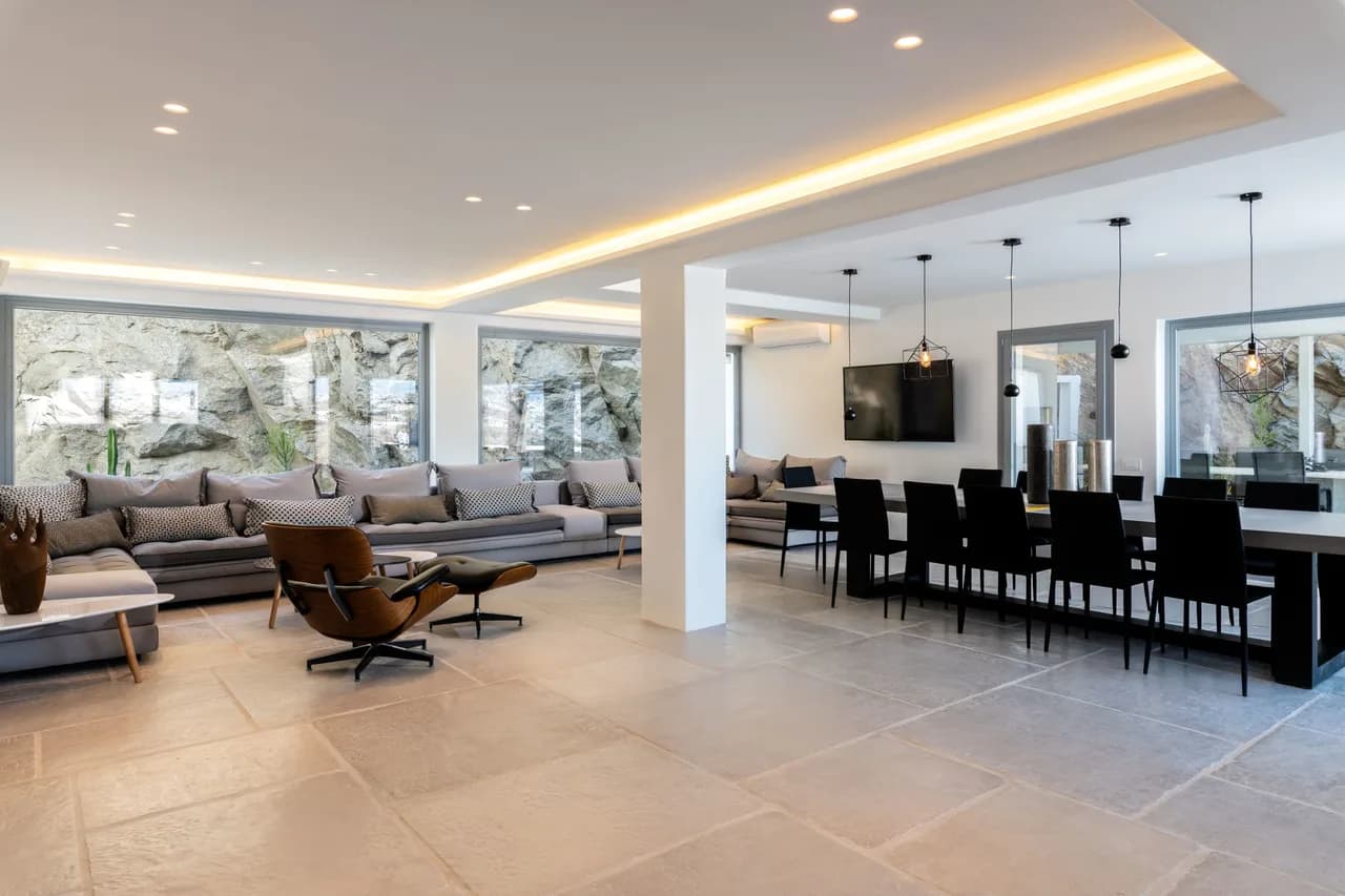 Newly Built Spacious Villa With Pool And Elegant Interiors photo 2