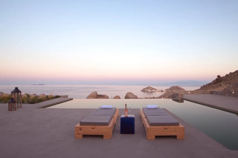 Elegant Villa With Infinity Pool And Aegean Views