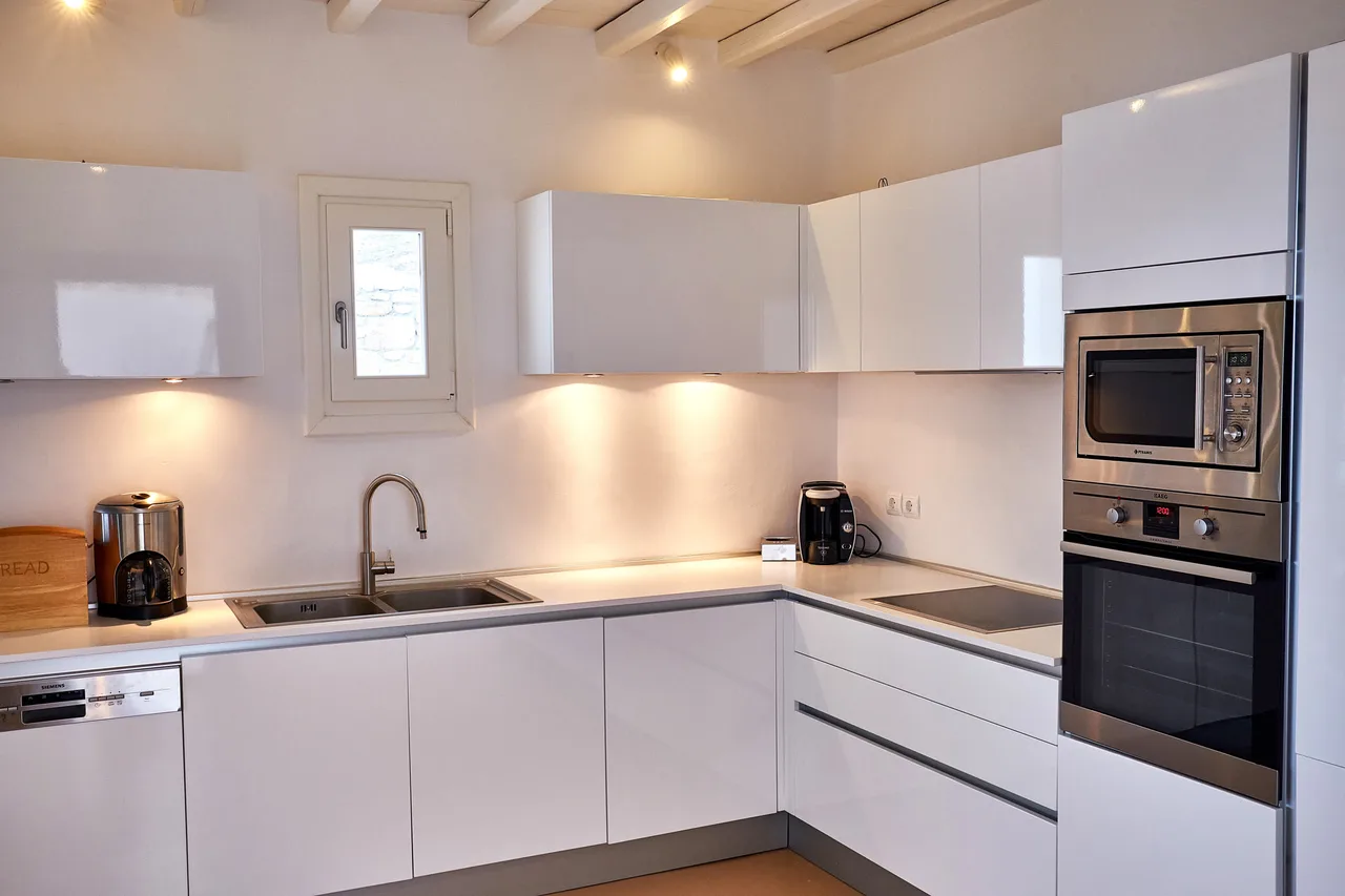 Stylish 6 BR Villa Located In An Ideal Location photo 3
