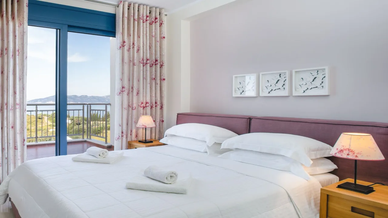 Modern And Fresh Villa With Exceptional Views photo 4