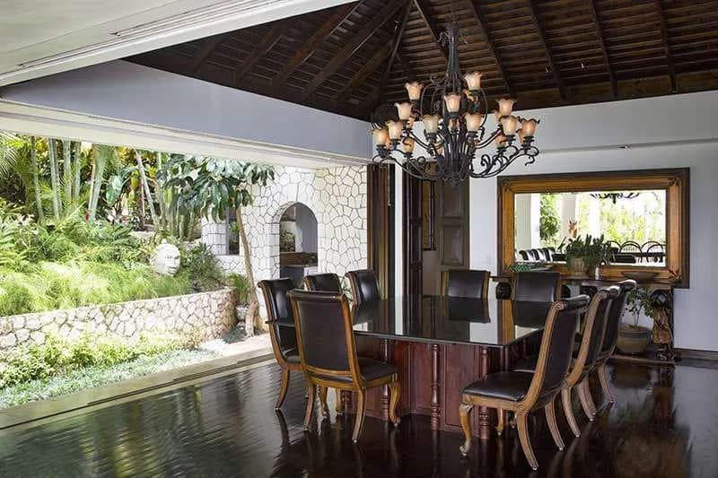 Sprawling Paradise Villa With Sensational Gardening photo 3
