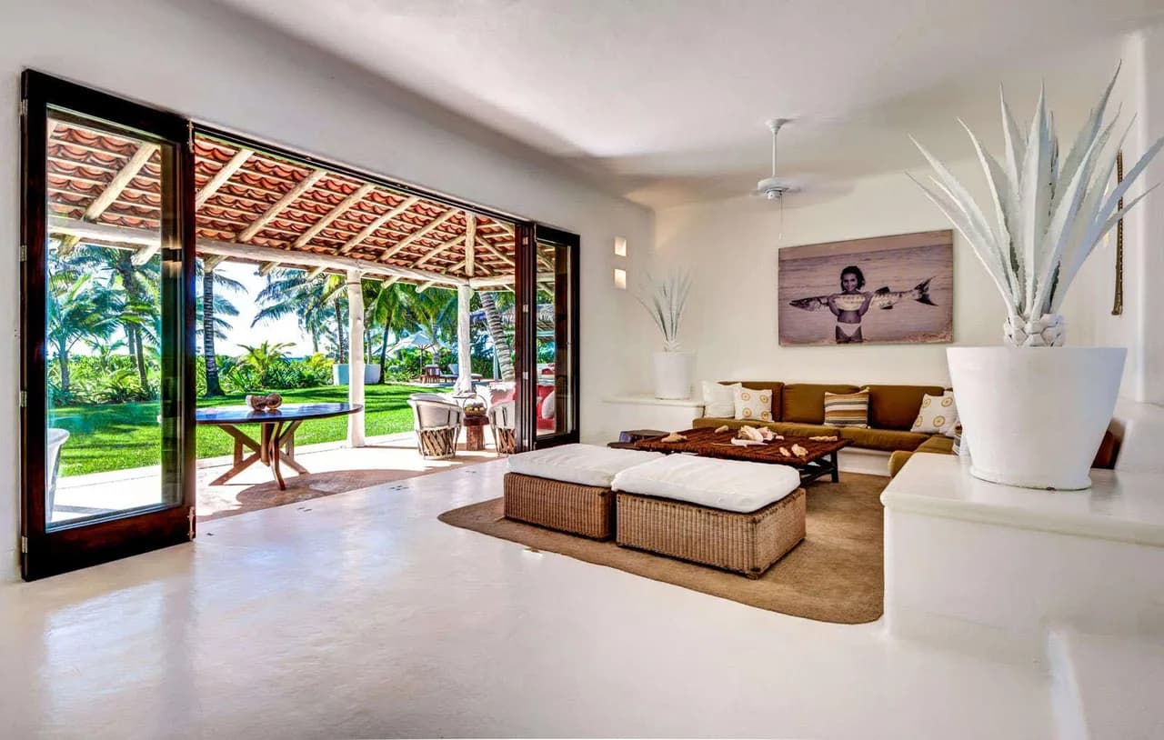 Beautiful Beach Villa With Palm Trees And Caribbean Sea photo 2