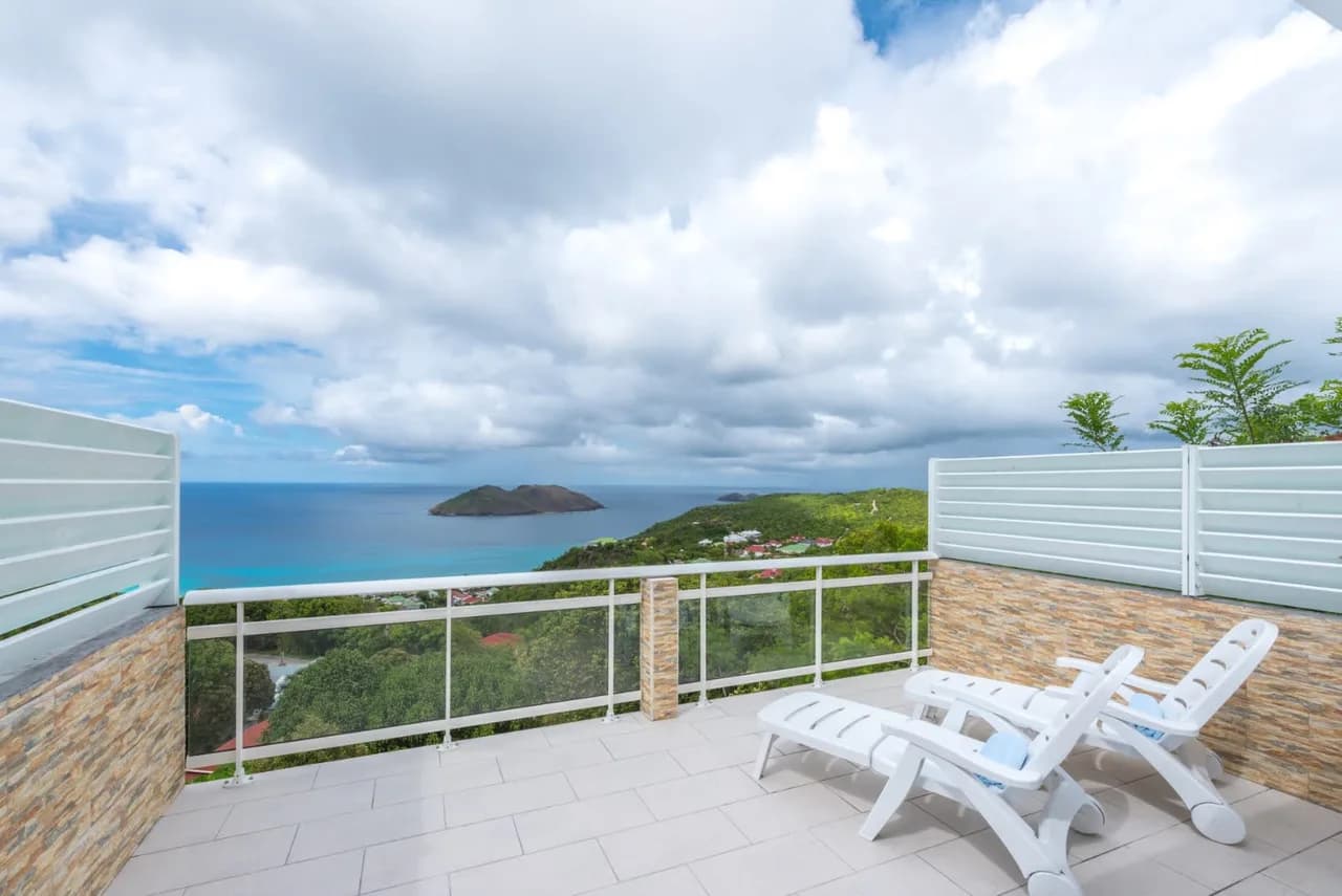 Ideal Family Villa With Terrace In Colombier