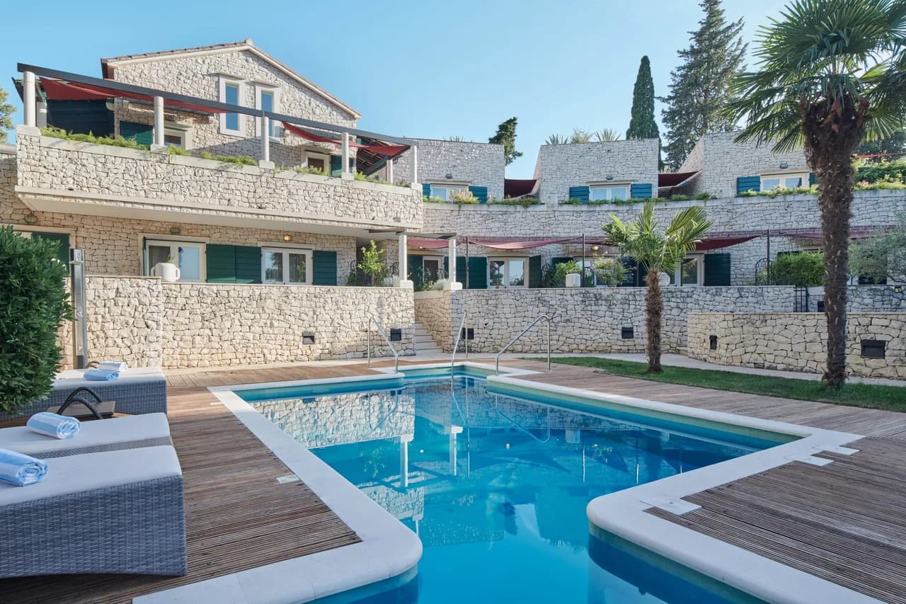 Modern 7 BR Villa Located By The Beach photo 3