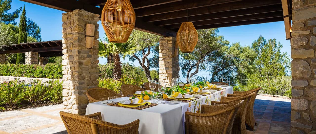 Traditional Secluded Villa With Plenty Of Space photo 5