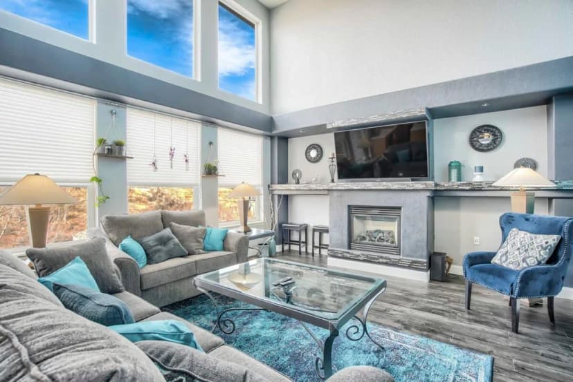 6BR Mountain View w HotTub ArcadeGame Northside CO