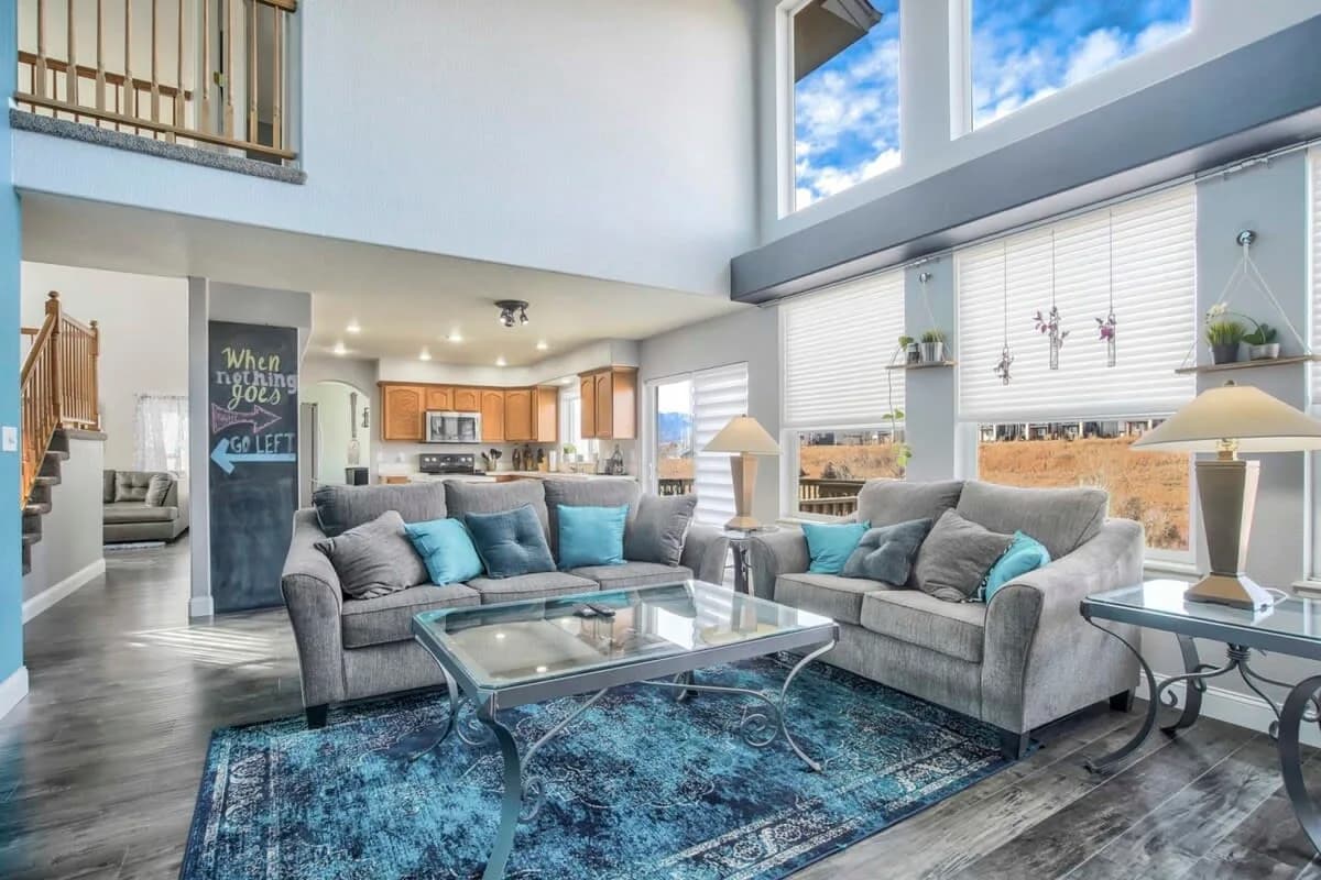 Mountain View Six Bedroom Villa in Colorado Springs photo 2
