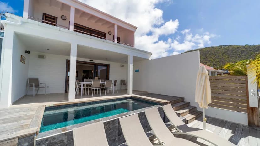 Newly Built Beachfront Villa Situated In A Perfect Location