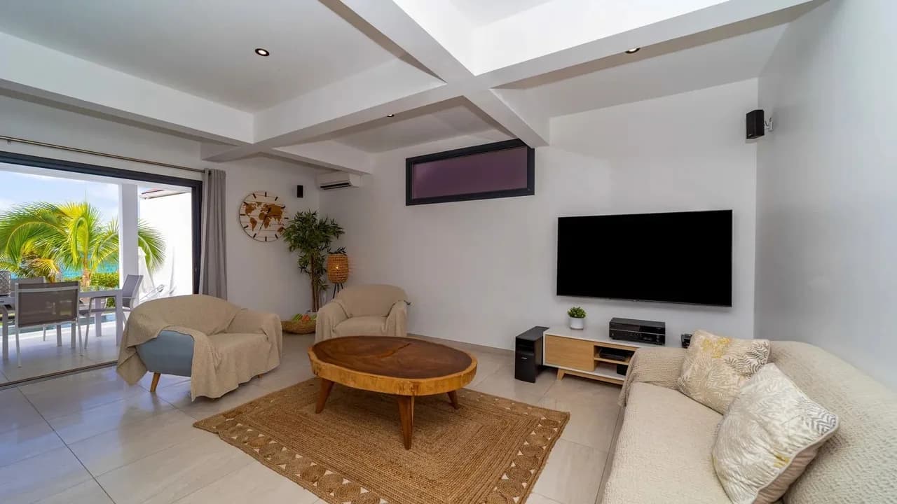 Newly Built Beachfront Villa Situated In A Perfect Location photo 2