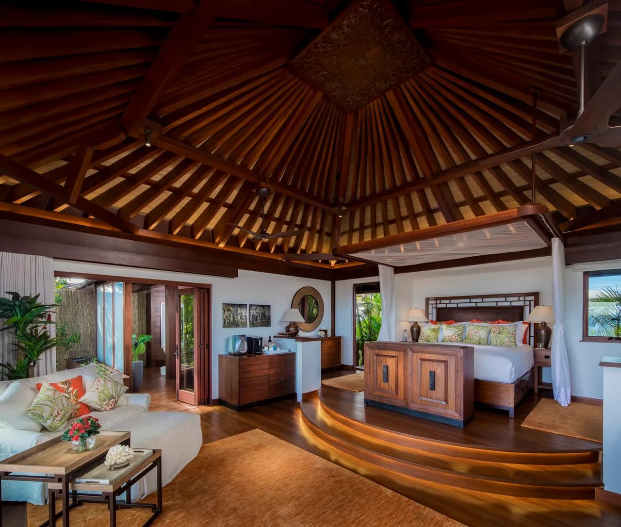 Stunning Balinese Style Room With Panoramic Views photo 4