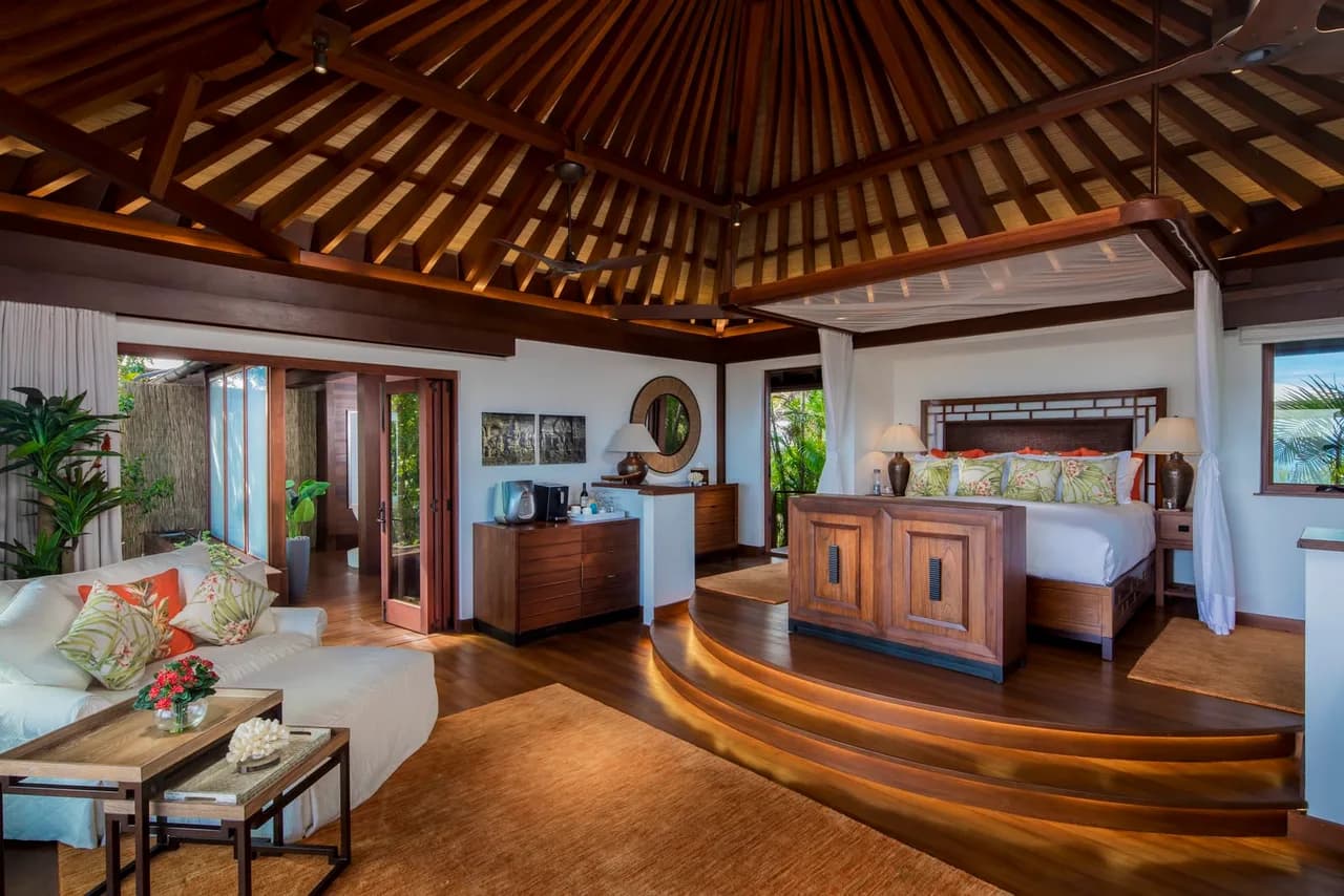 Stunning Balinese Style Room With Panoramic Views photo 5