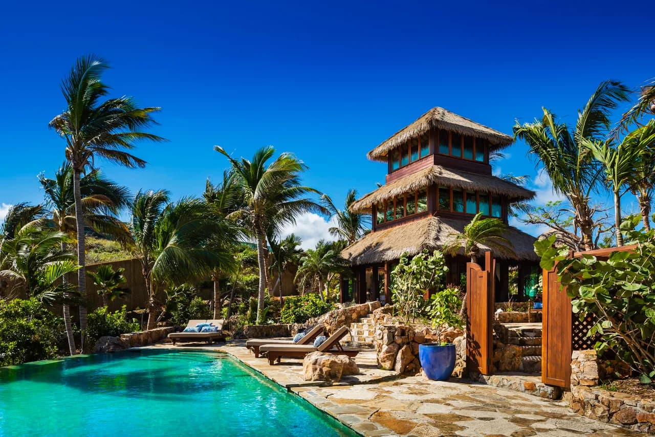 Two-Tiered Balinese House With A Lounge photo 4