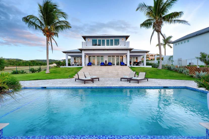 Heavenly Villa on the Ocean Shore