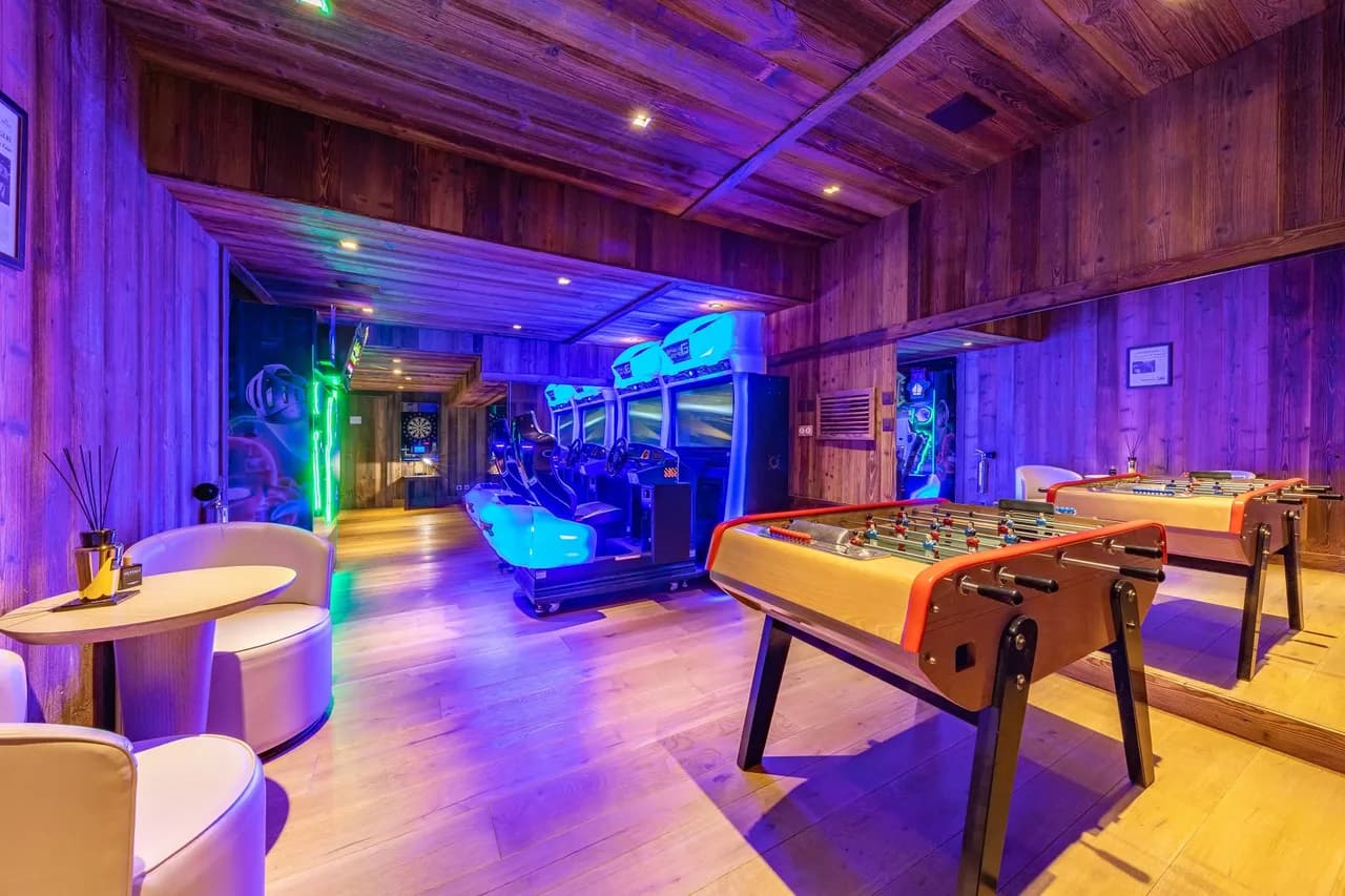 Stunning Mountain Retreat With Spa And Gym photo 4