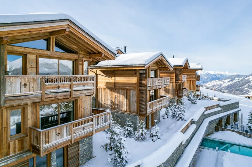 Prestigious Residence With Ski In And Ski Out