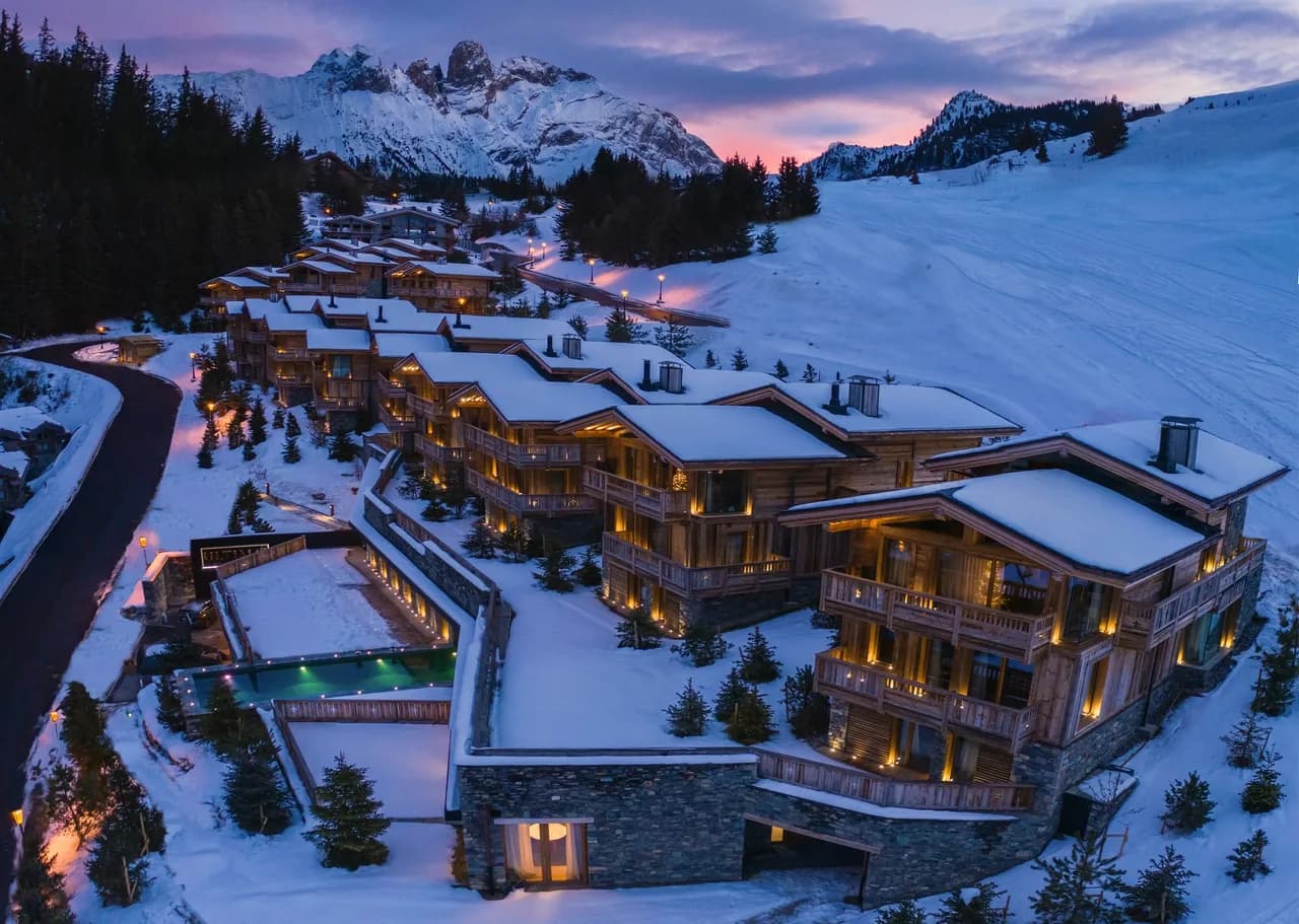 Prestigious Residence With Ski In And Ski Out photo 2