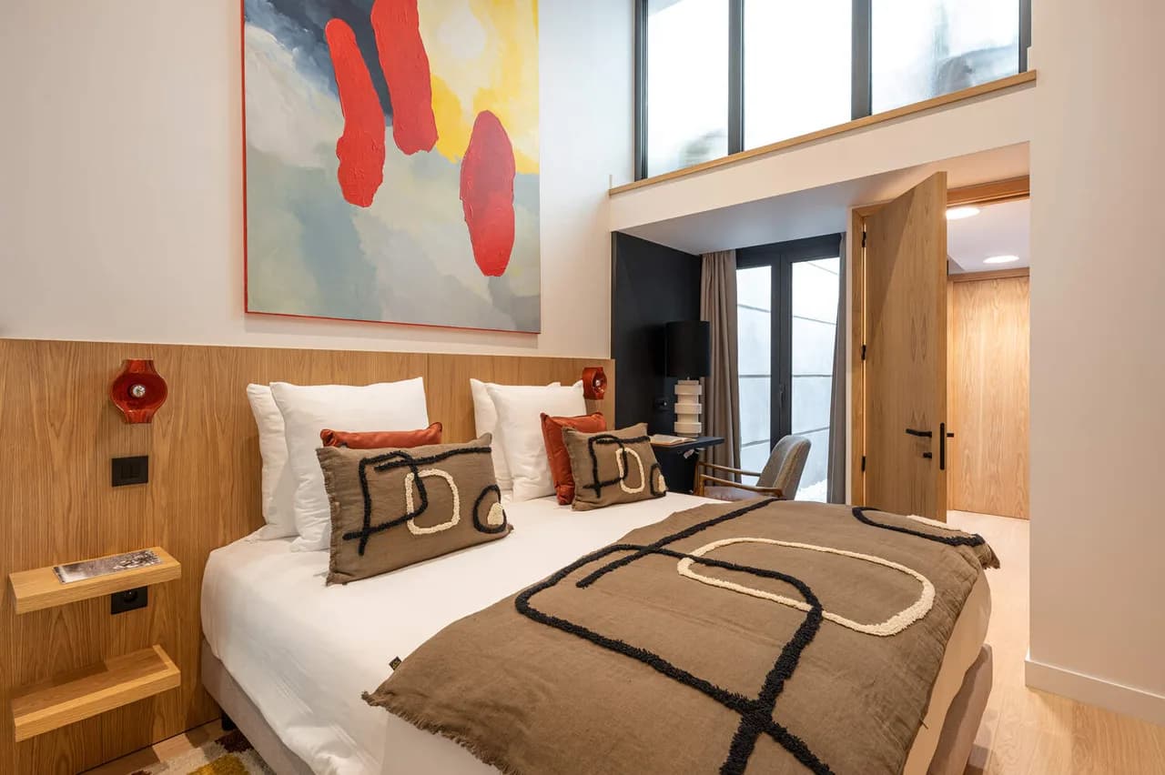 Beautifully Designed 4 BR Apartment In A Perfect Location photo 4