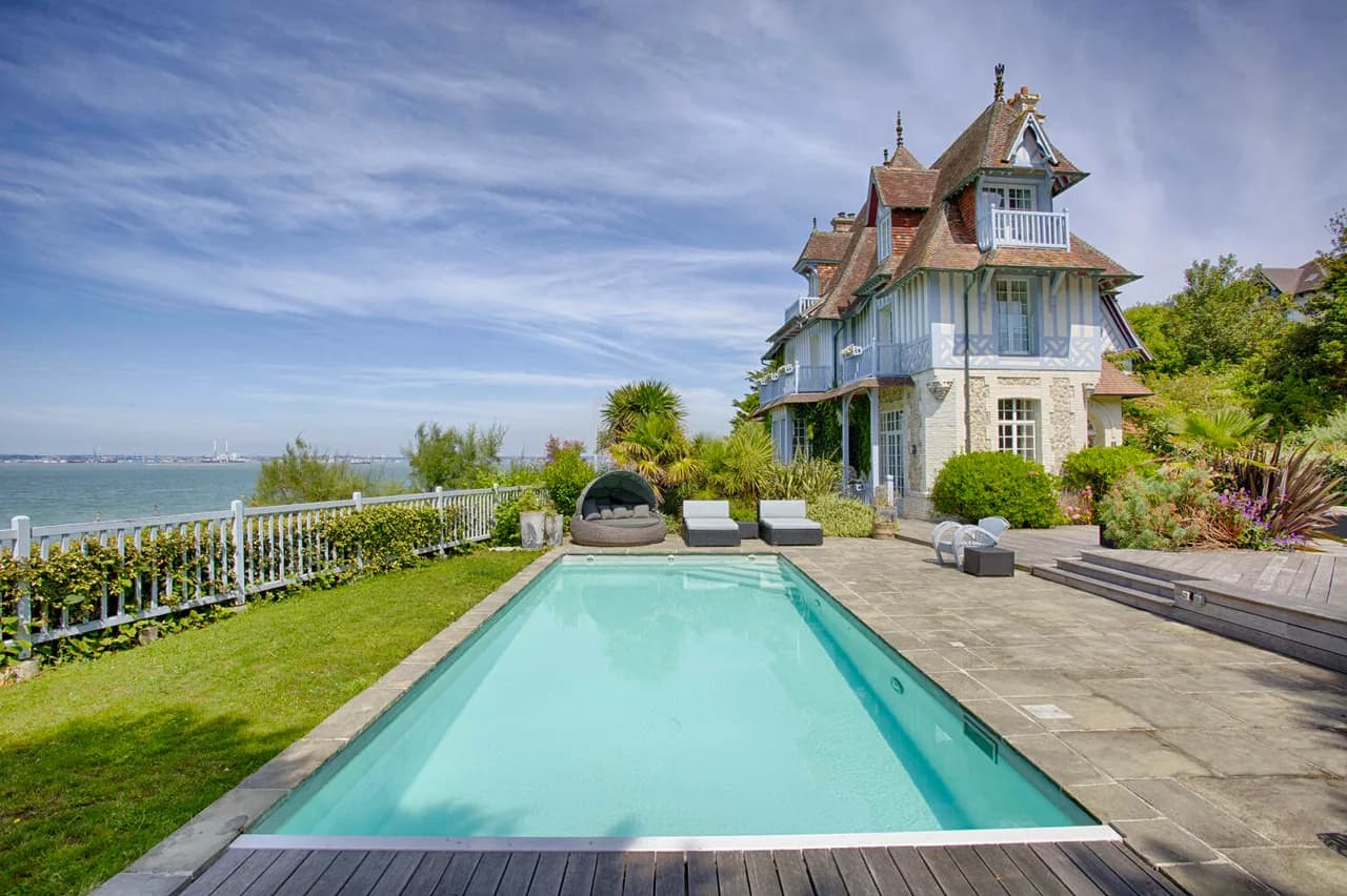 Fantastic House With Fairy Tale Castle Appearance
