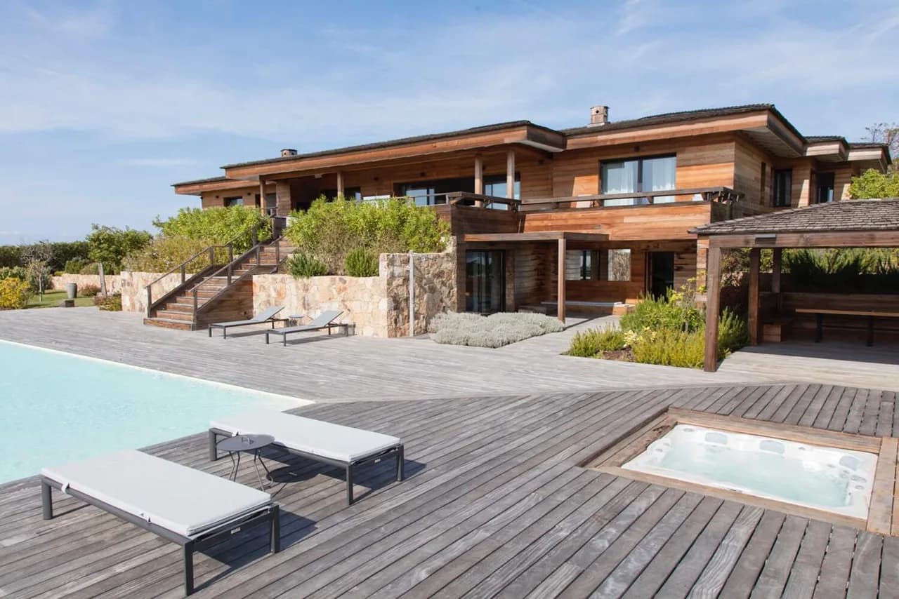 Gorgeous Domaine Close To The Beach