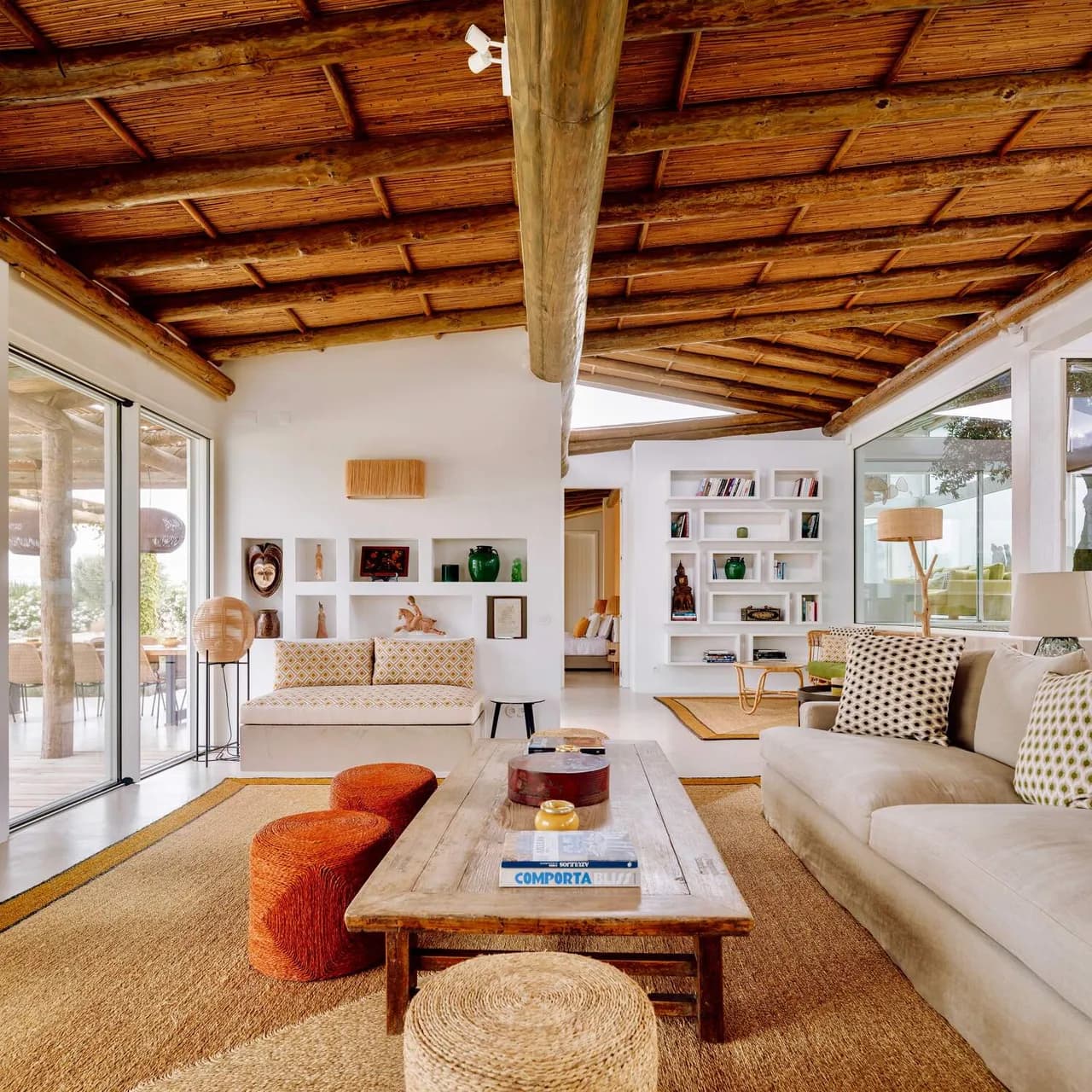 Superb Estate With Pool And Tennis Court photo 2