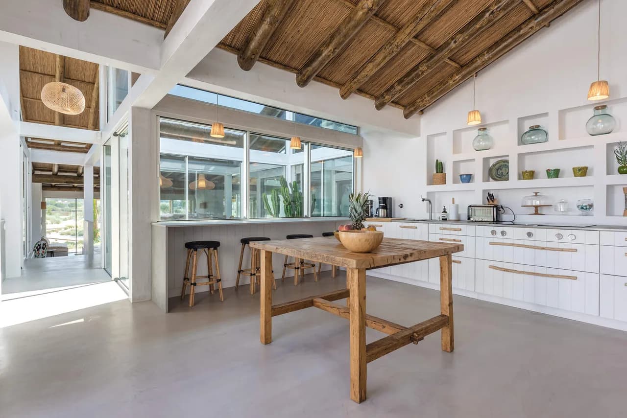 Superb Estate With Pool And Tennis Court photo 4