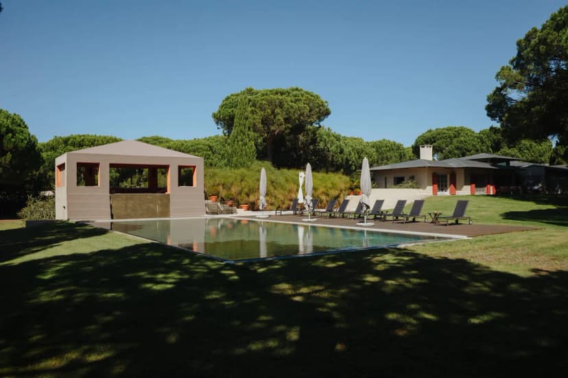 Spacious Villa With Tennis Court And Outdoor Pool