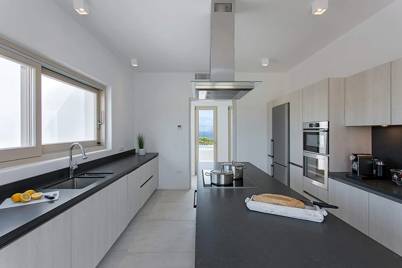 Amazing Villa With Mesmerizing Mountain Views photo 3