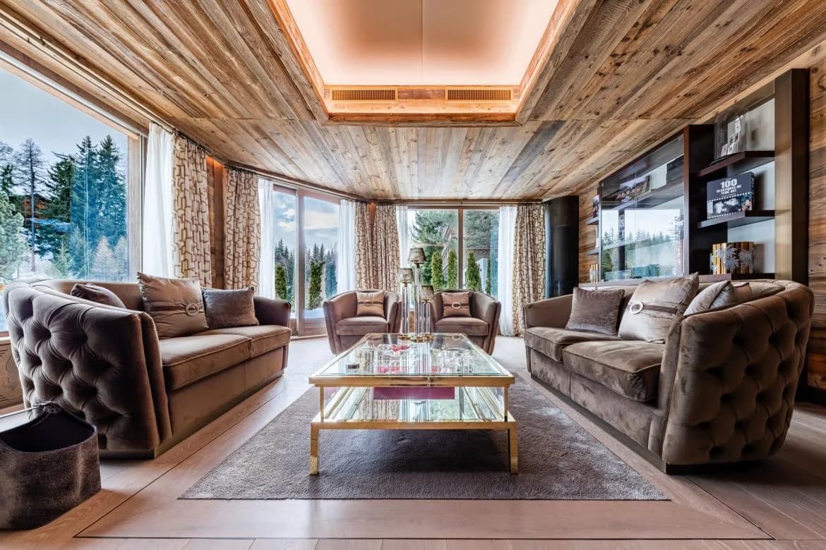 Luxurious 6 BR Chalet With Library And Private Office photo 2