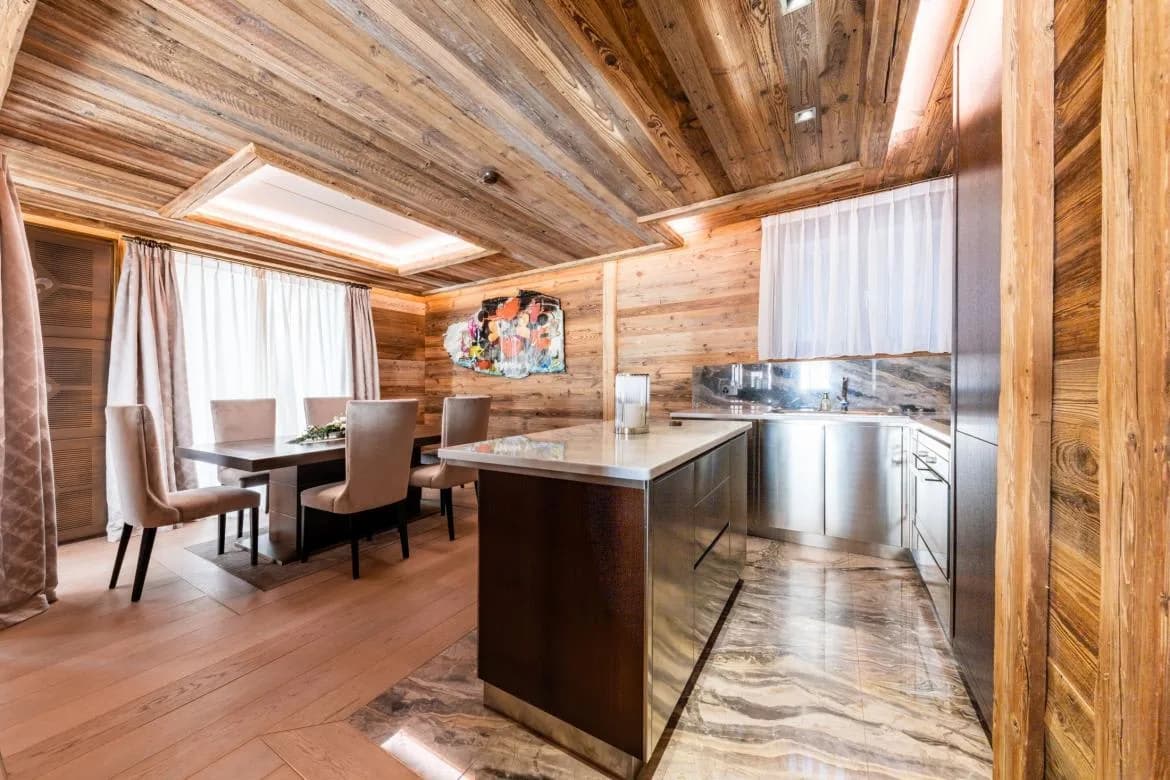 Luxurious 6 BR Chalet With Library And Private Office photo 3