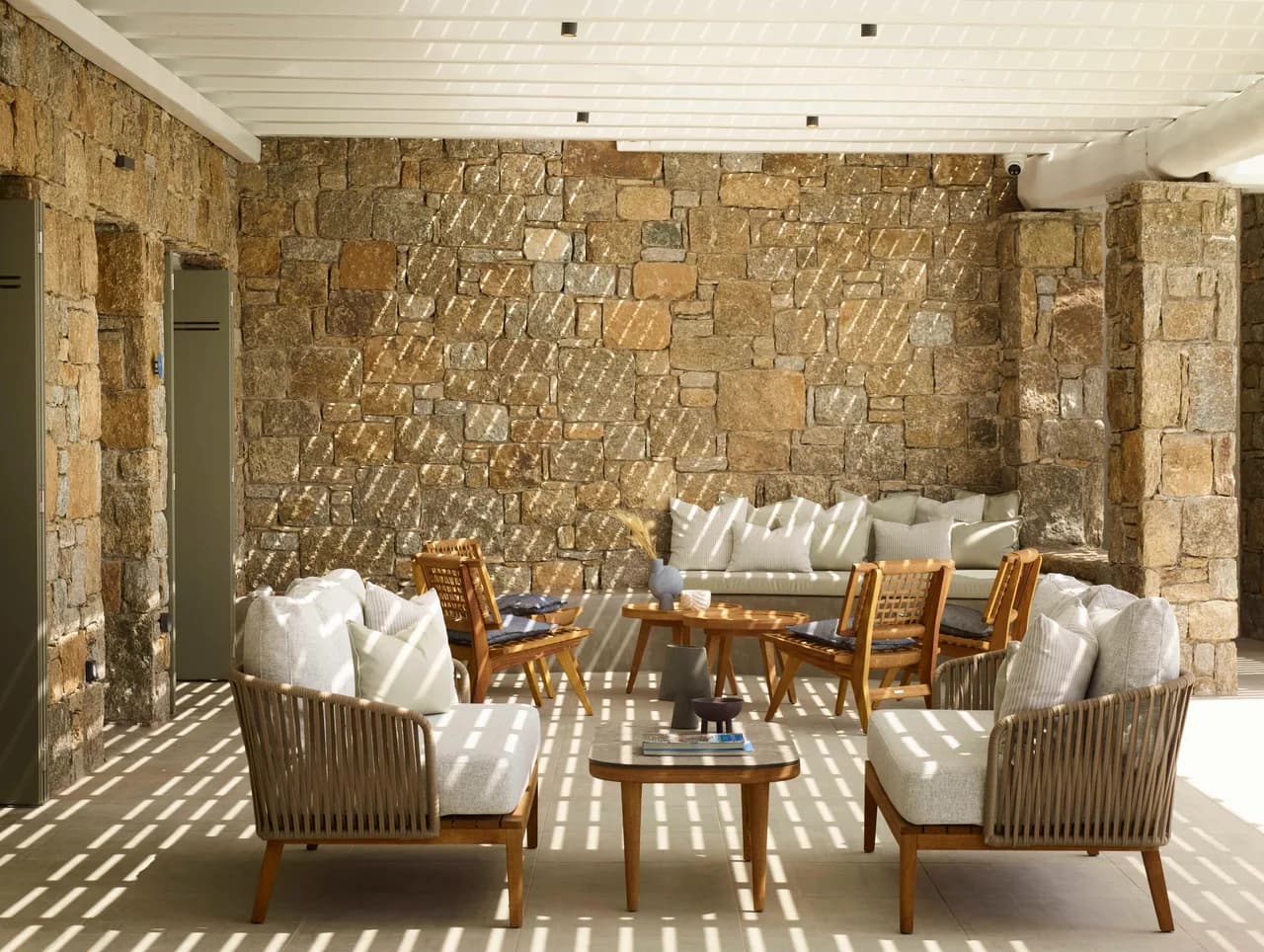 Amazing Holiday Villa with Immaculate Furniture photo 2