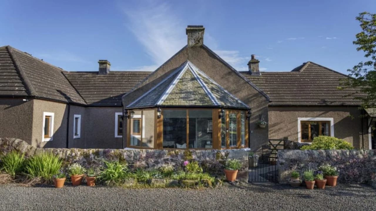 Beautiful Lavish Property With World Class Facilities photo 4