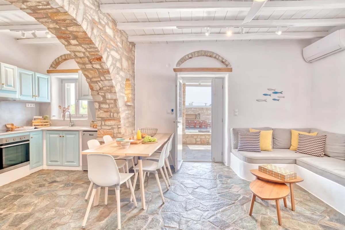 Tranquil Apartment Overlooking The Saltwater Pool photo 2