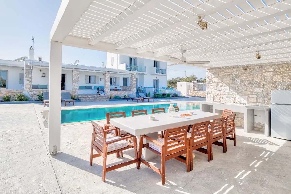 Tranquil Apartment Overlooking The Saltwater Pool photo 5