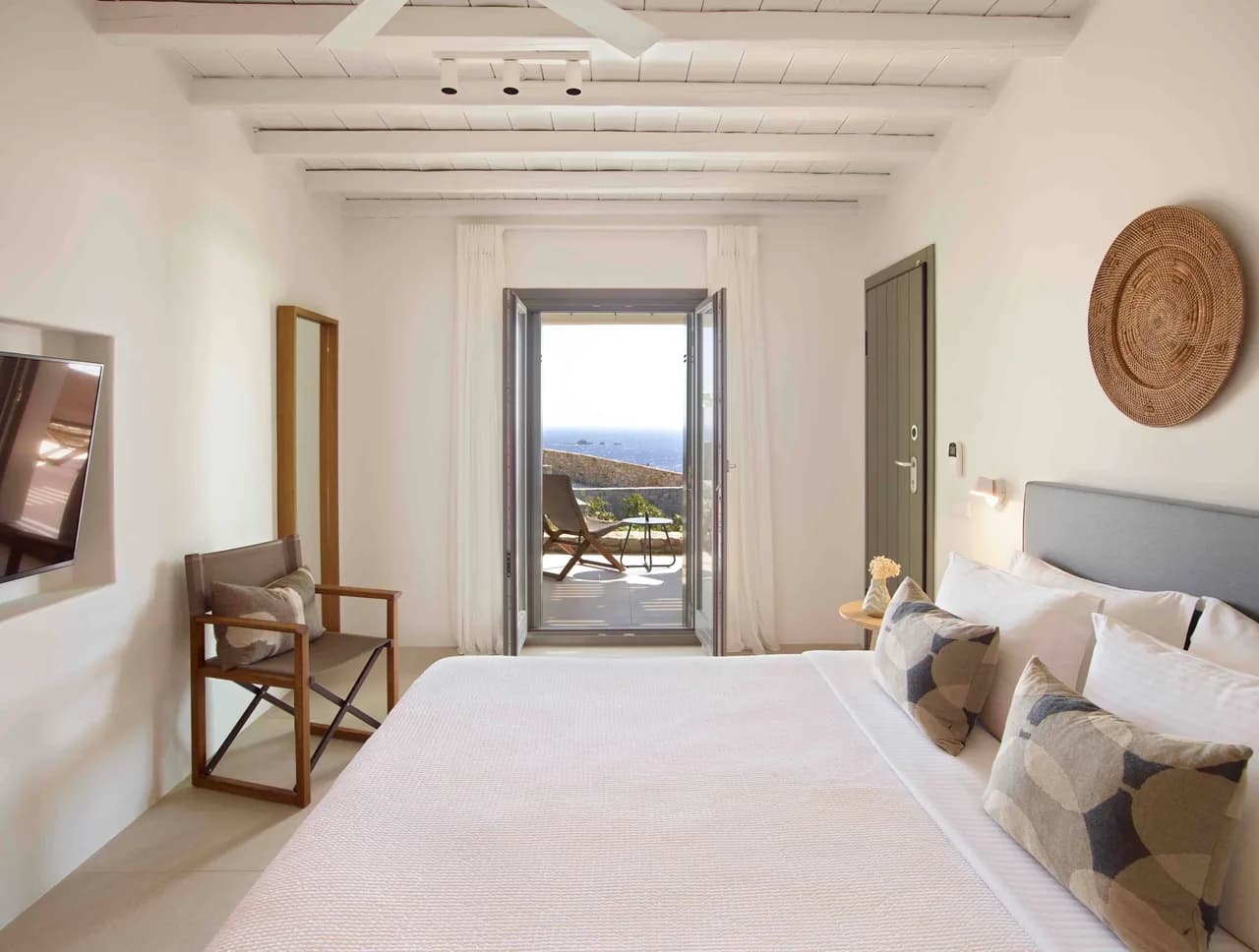 Well Designed Villa with Immaculate Views photo 3