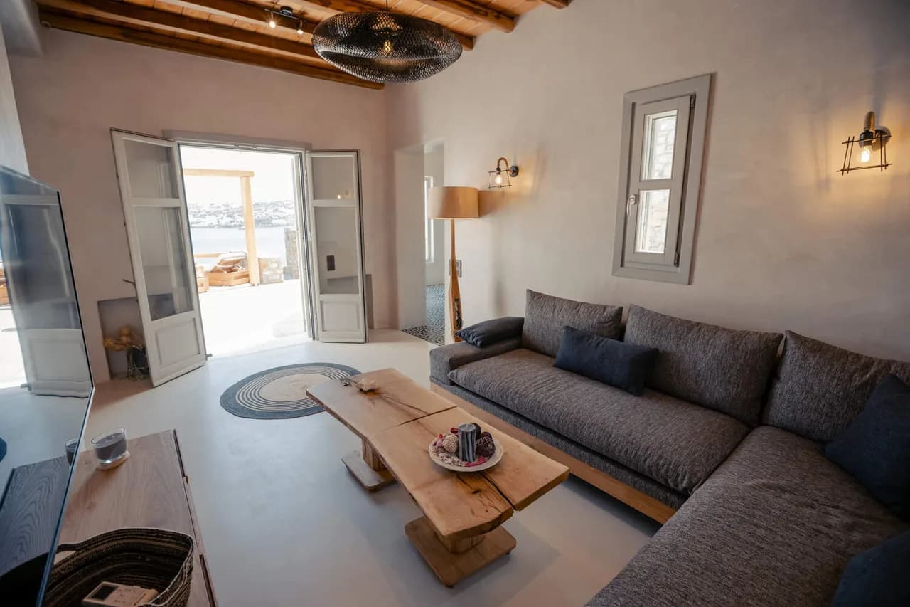 Luxurious 7 BR Villa With Heated Swimming Pool photo 2