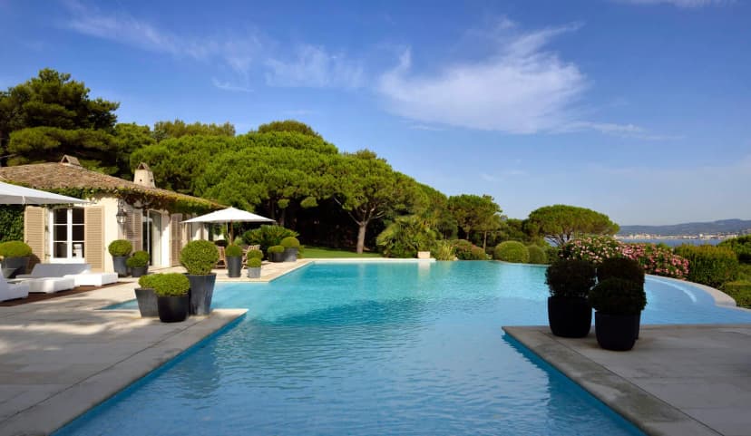 Pretty Villa Within Walking Distance Of The Beach