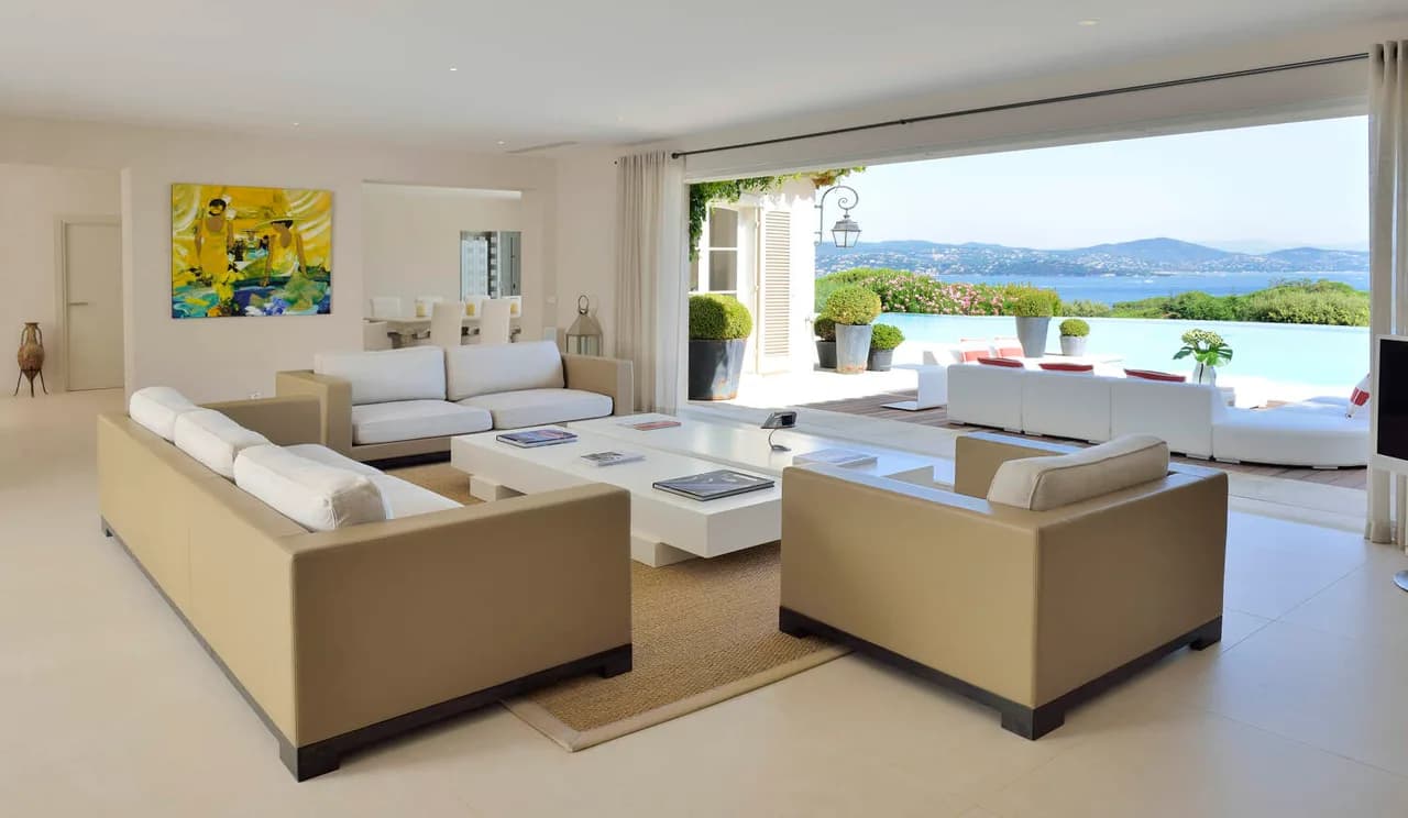 Pretty Villa Within Walking Distance Of The Beach photo 2