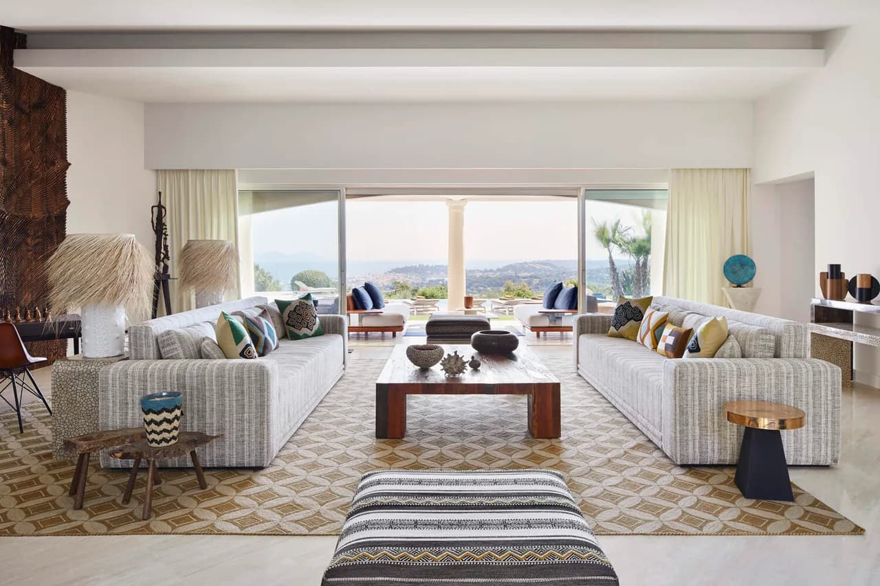 Marvelous Villa With A Movie Room And Pool House photo 2