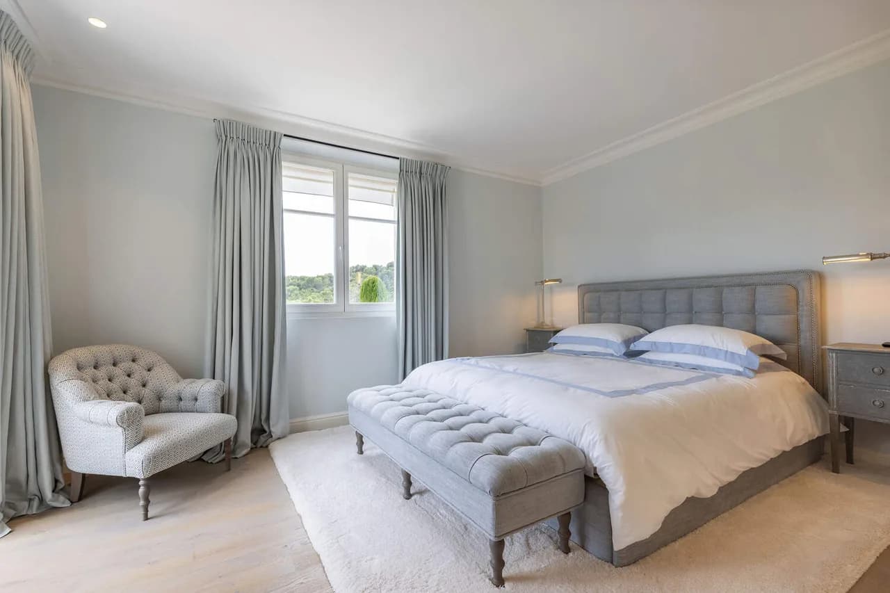 Stylish Villa With Tennis Court And Pool House photo 4