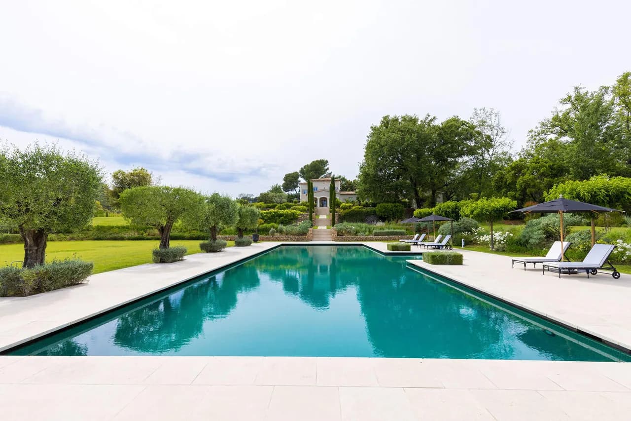 Stylish Villa With Tennis Court And Pool House photo 5