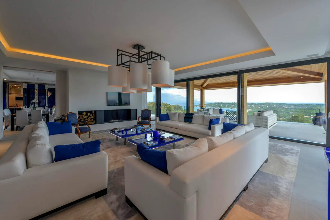 Luxurious 7 BR With Gym And Mountain View photo 2