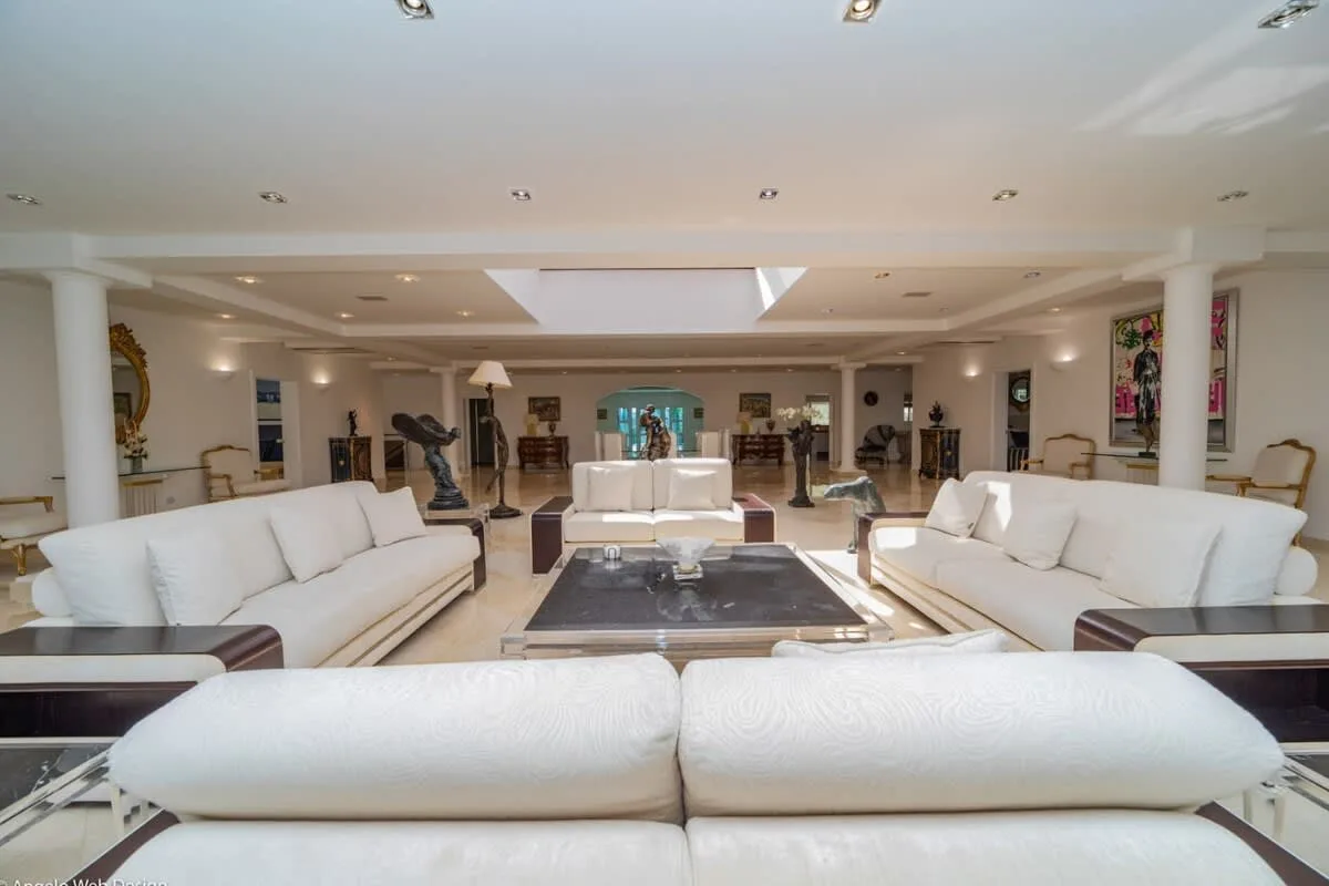Glorious Sea View Villa with Own Cinema and Gym photo 3